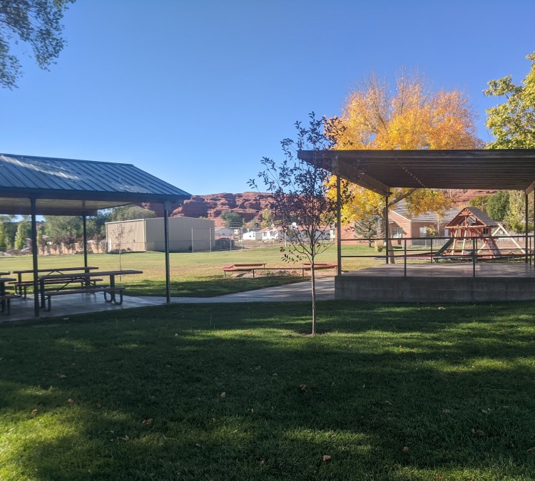 cannonville-historic-grade-school-town-park-photo